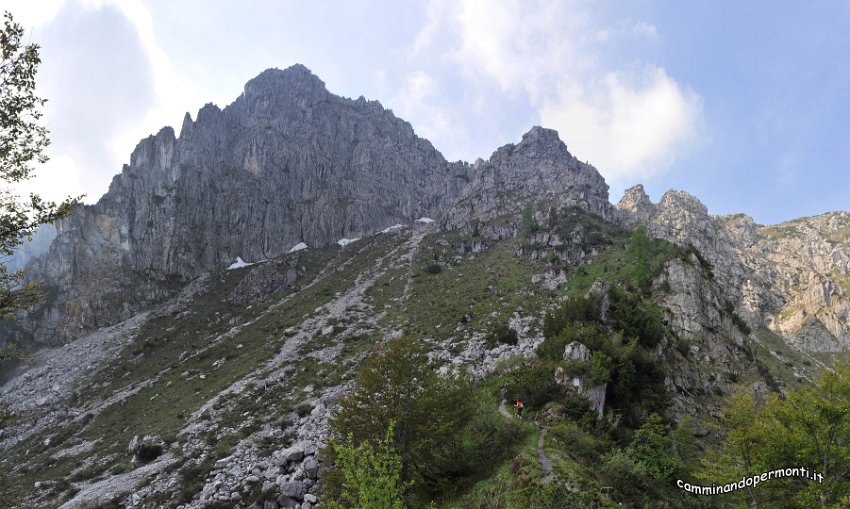 058 Sentiero dell Amicizia Monte Alben La Croce.jpg